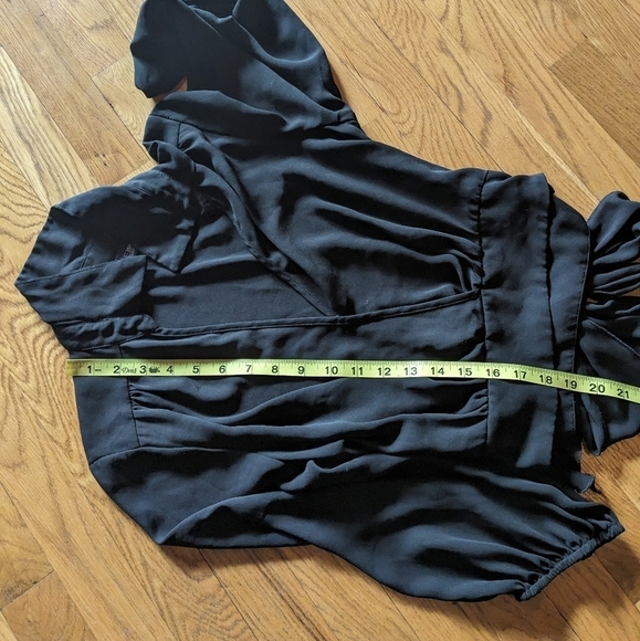 New York & Company 7th Avenue Black Wrap Flowy Top w/ Tie Waist & Side Zipper - Picture 10 of 11